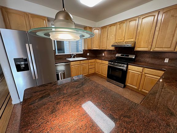 4th image of 584 36th Ave #A