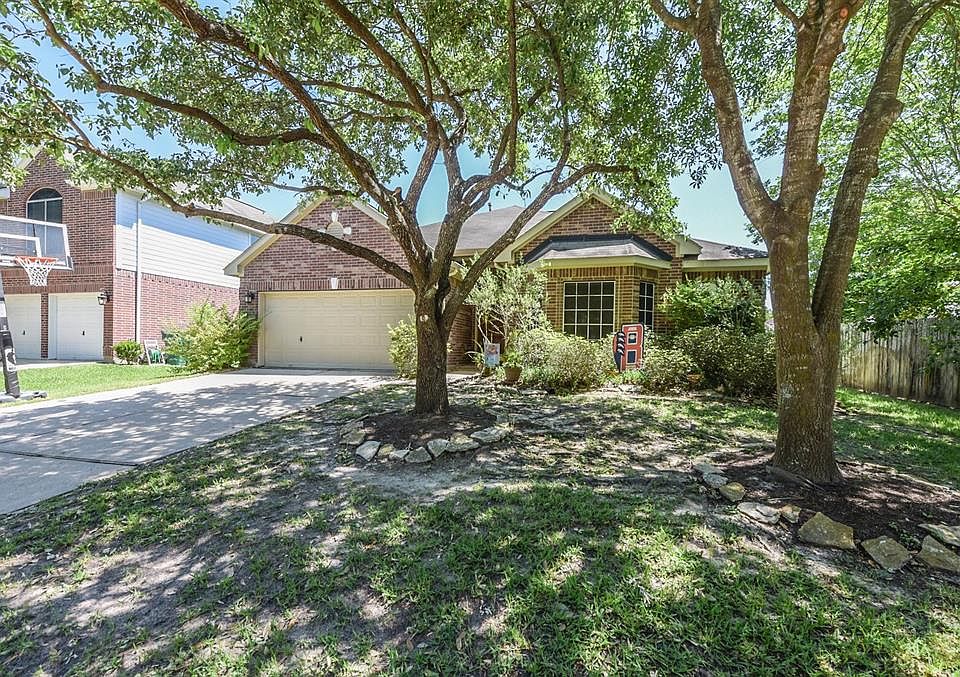 1st image of 15602 Meadow Palm Dr