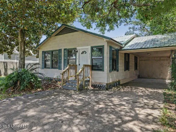 2406 8th St, Pascagoula, MS 39567