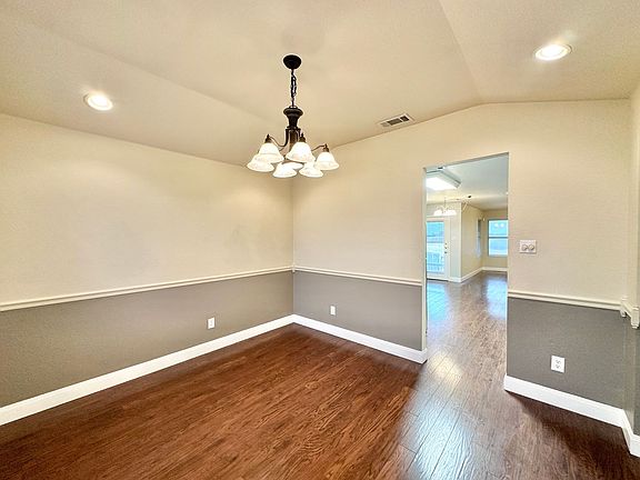 3rd image of 2606 Mikulec Dr