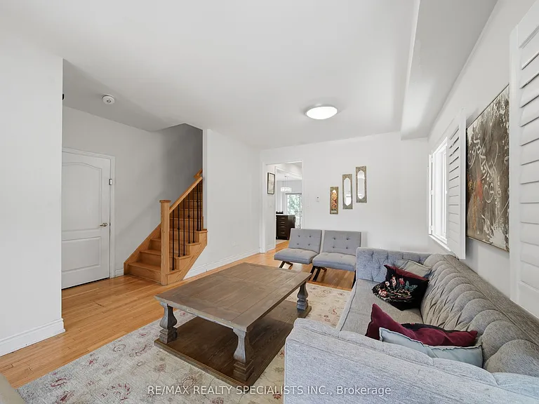 294 Miller Park Ave — Photo 6