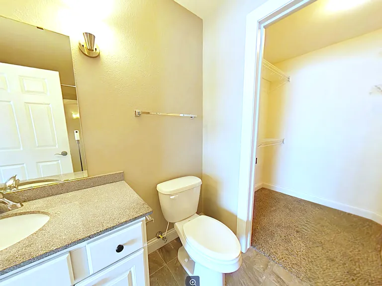 Delafield Woods Apartments — Photo 74