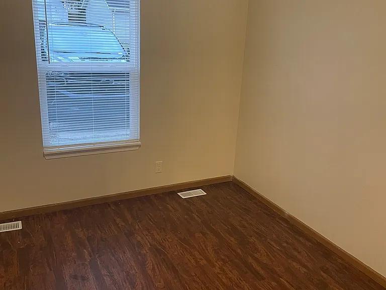 2124 Banstead Ct — Photo 10