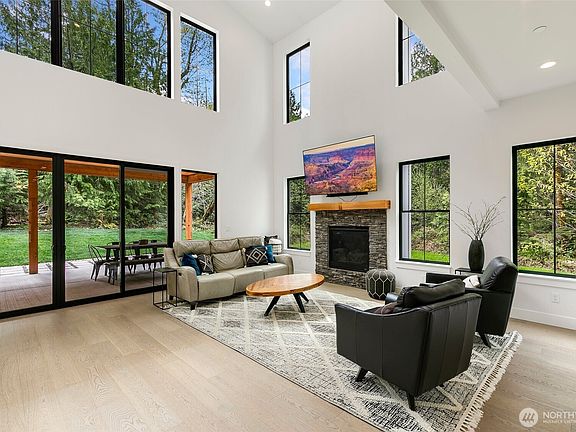 4th image of 26237 SE Black Nugget Road