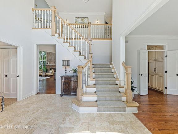 5th image of 324 Greenfield Ave