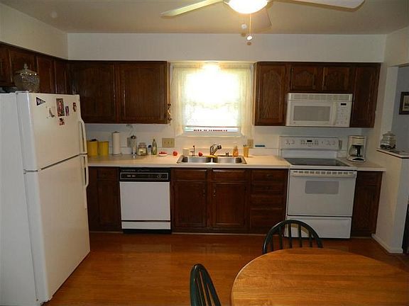 2nd image of 1566 Orchard Valley Dr