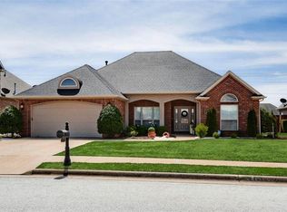 6600 W Braebourne Dr, Rogers, AR 72758