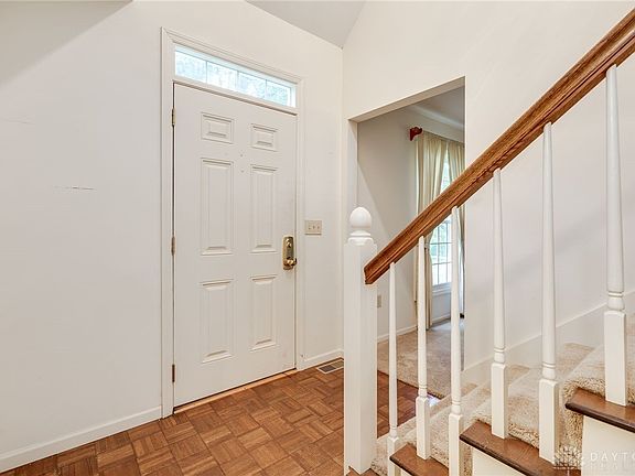 5th image of 769 Stoneybrook Trl