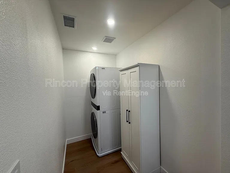 607 Lemon Way #B — Photo 23