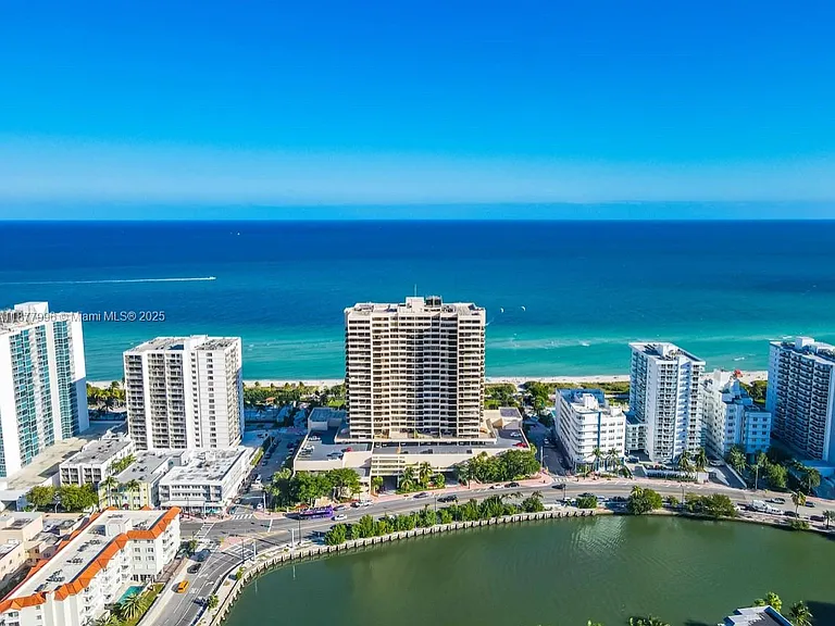 2555 Collins Ave #2200 — Photo 8