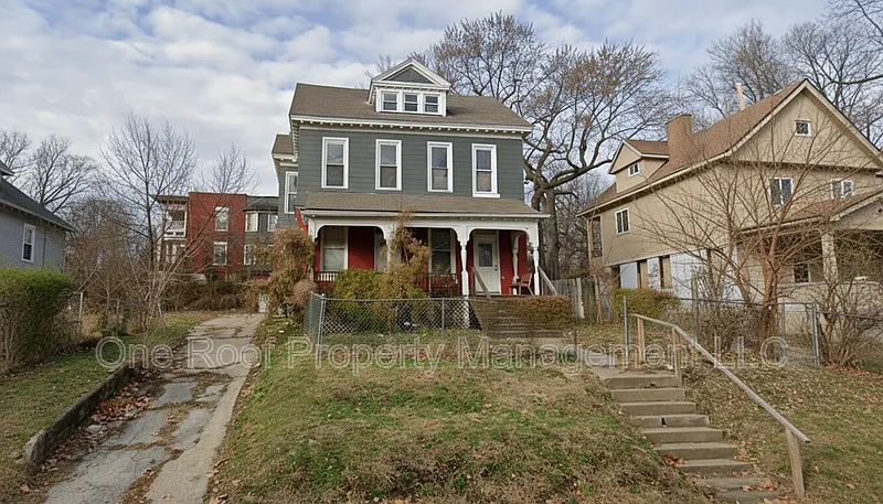 7 bed, 2.0 bath, $2,500 — Photo 1