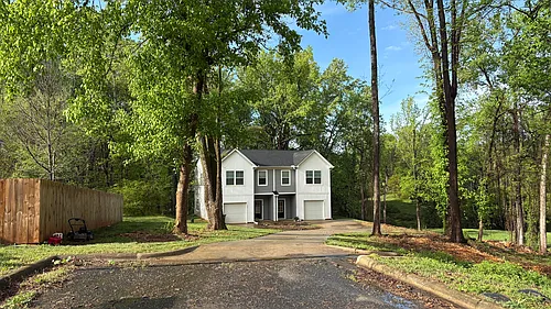 145 Duff St #B Photo 1