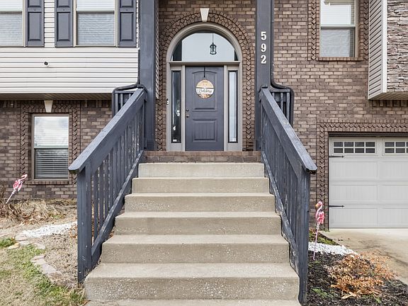 4th image of 592 Parkvue Village Way
