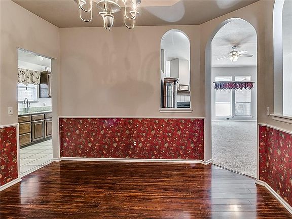 4th image of 2220 SW 135th Pl