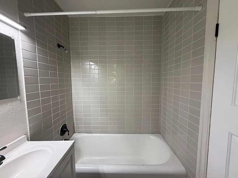 800 East Dr — Photo 12