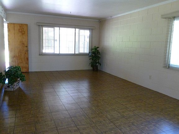 3rd image of 4910 Monterey Way