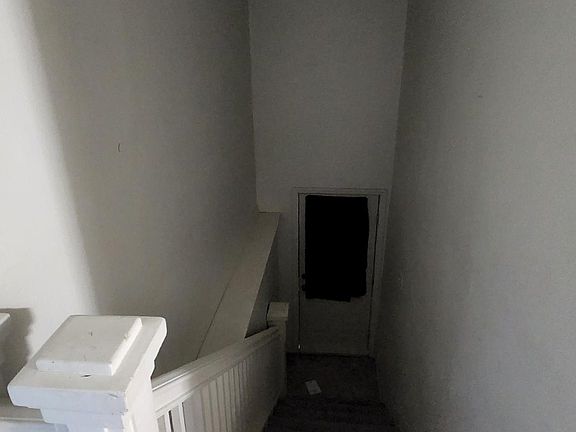 First floor entry/exit. Stairwell must remain clear of objects in case of emergency.