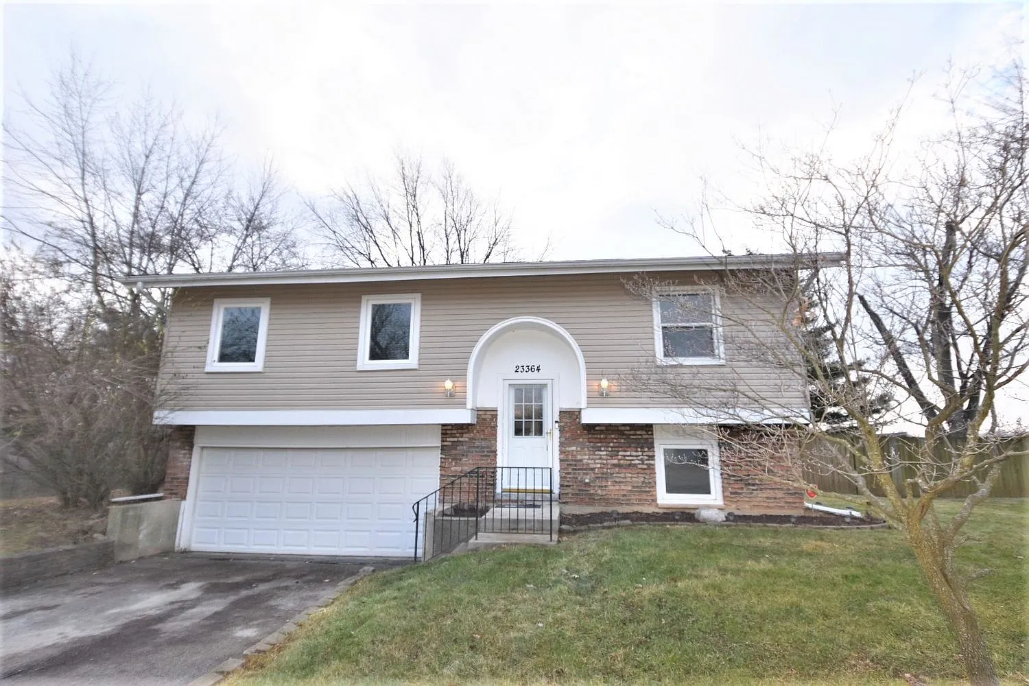 23364 W Winston Ave photo 1