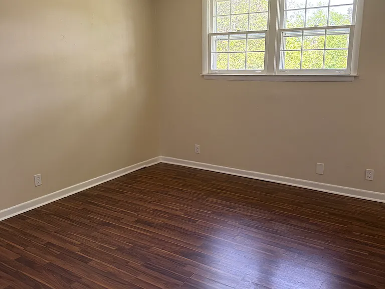 608 Sue Ct — Photo 11