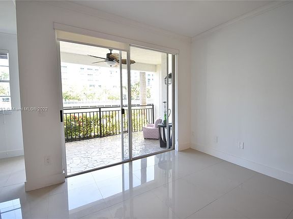3rd image of 3135 NE 184th St APT 2102