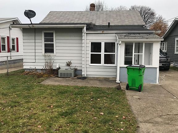 3rd image of 19620 Tyronne Ave