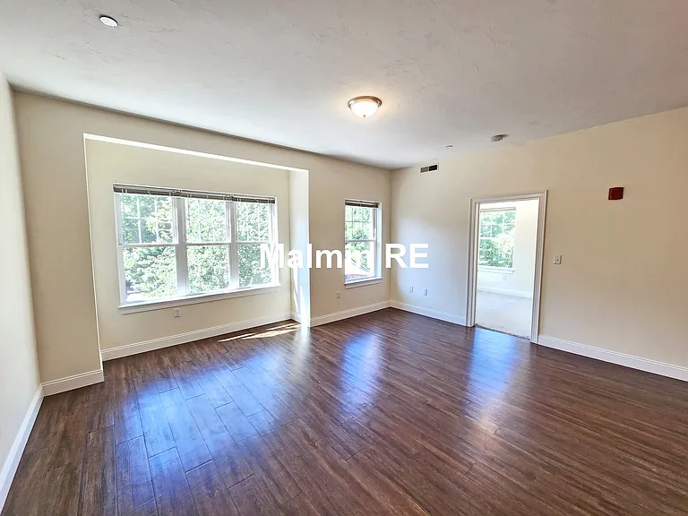 81 Amory St #404 — Photo 6