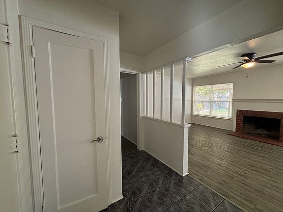 3rd image of 816 W Fedora Ave