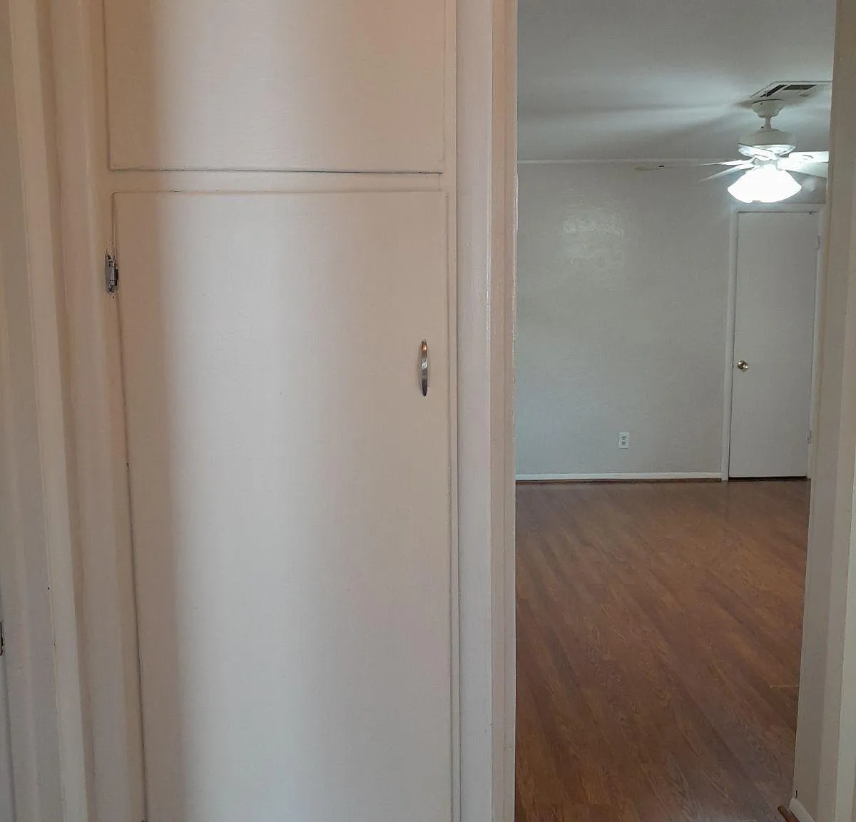 3 bed, 900 sqft, $995 — Photo 4