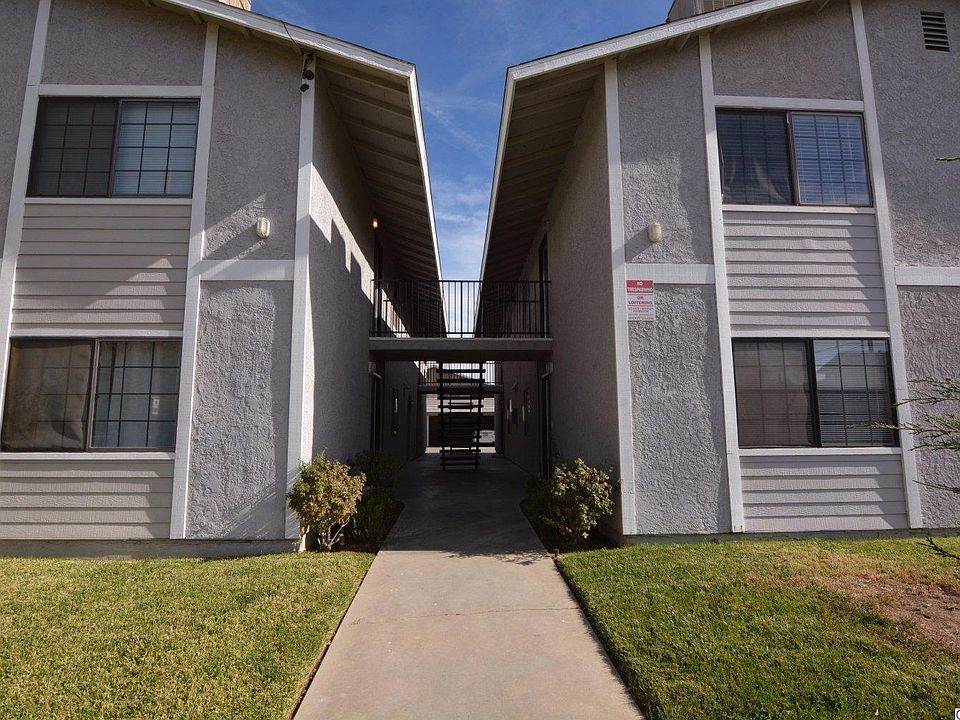 1st image of 407 E Avenue Q3