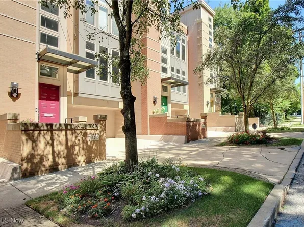 2339 Edgehill Rd, Cleveland, OH 44106