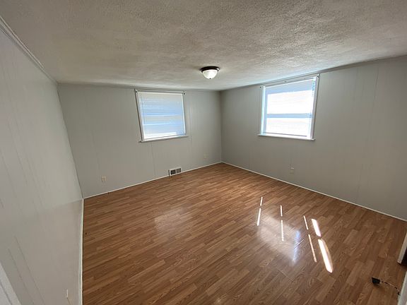 3rd image of 1904 Glenwood St #B