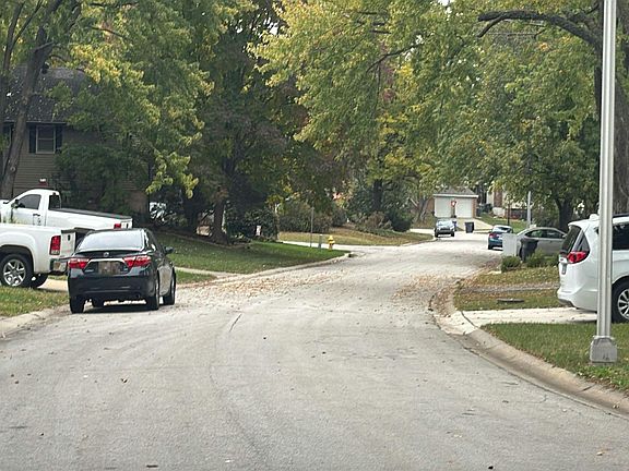 5th image of 12533 S Locust St