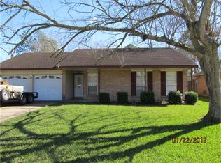 313 Stratmore Dr, Friendswood, TX 77546