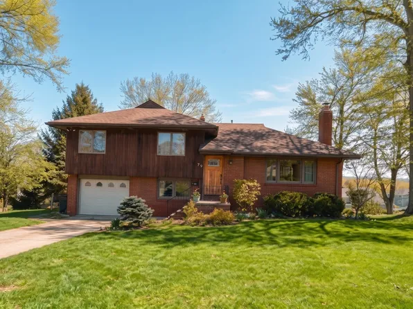 79 Grand Blvd, Emerson, NJ 07630