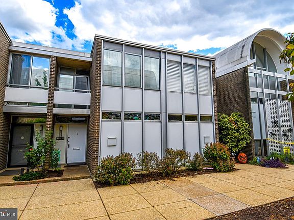 5th image of 354 N St SW #354