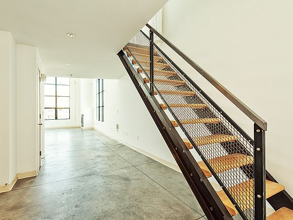 5th image of 1233 Howard St APT 3E