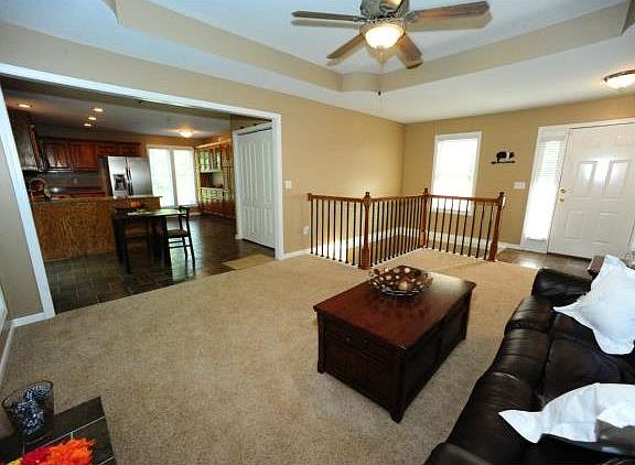 3rd image of 177 Boxelder Dr