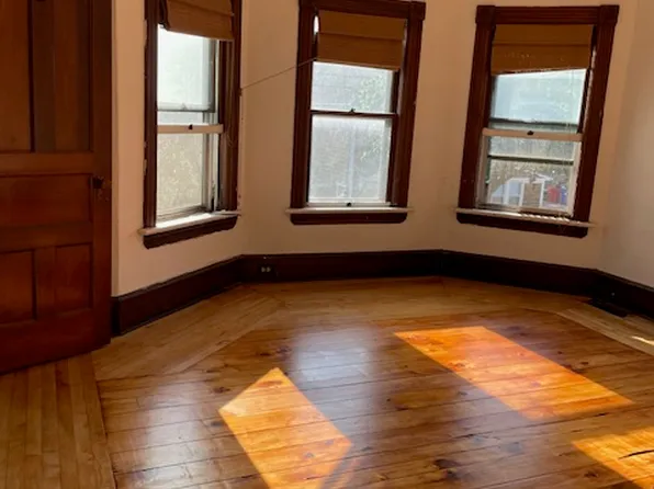 27 School St #27, Burlington, VT 05401