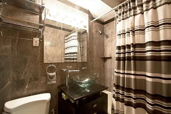 Rented by Town Residential | media 28