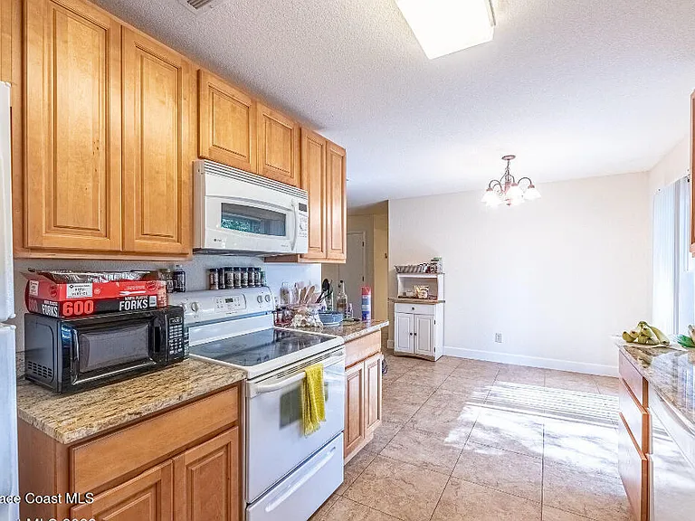 82 Haven Dr — Photo 13