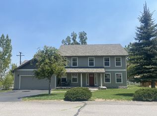 207 Aspen Ter, Crowley Lake, CA 93546