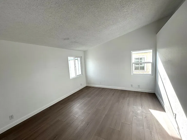 12040 Woodbridge Dr — Photo 20