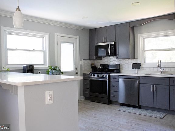 5th image of 9210 Alcona St