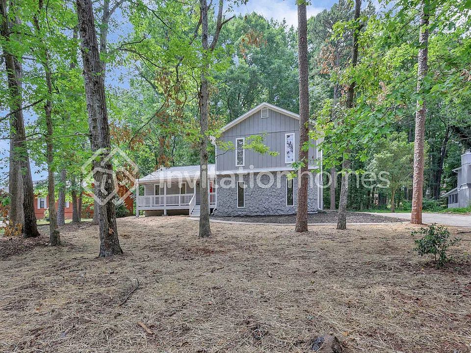 685 Raven Springs Trl