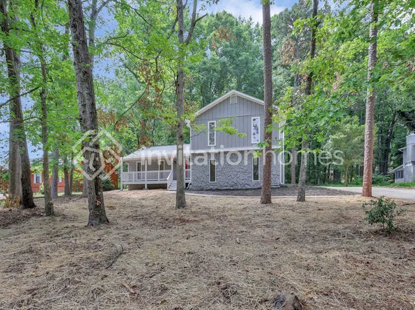685 Raven Springs Trl, Stone Mountain, GA 30087