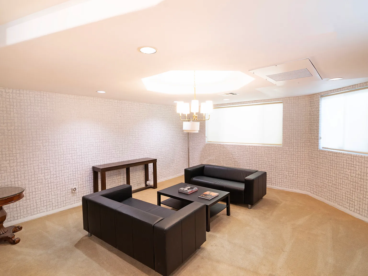 3 bed, 2110 sqft, $5,300 — Photo 3