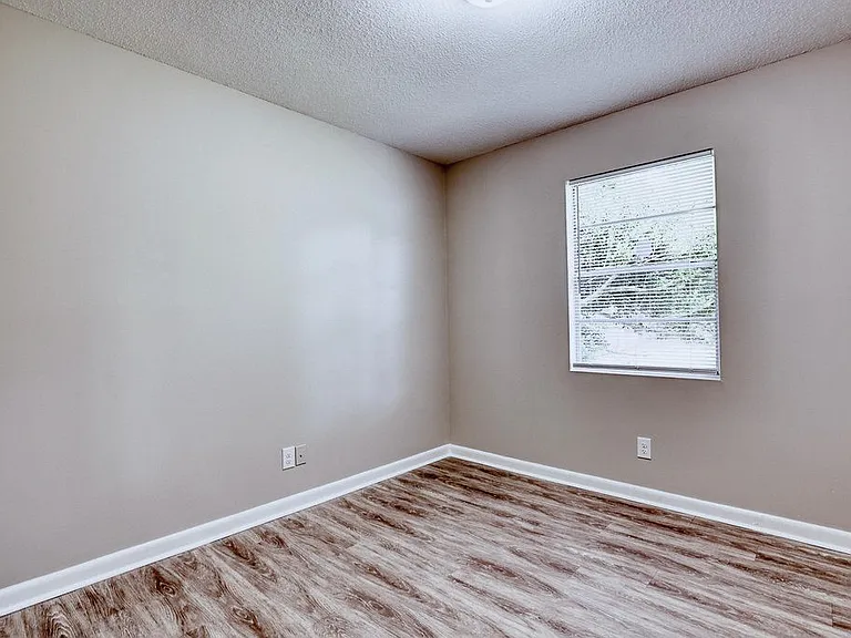 726 Fleming Rd — Photo 18