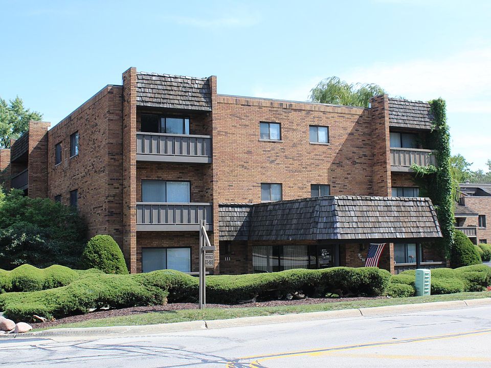 2nd image of 1S111 Spring Rd