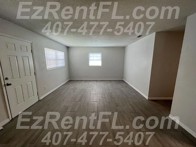 4 bed, 1.5 bath, 1104 sqft, $2,050 — Photo 2