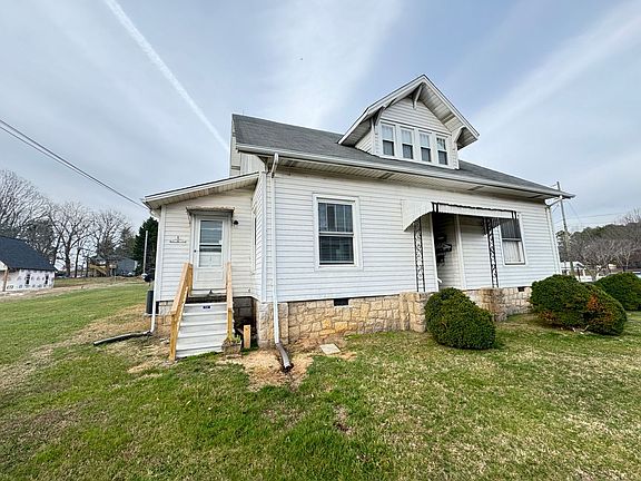 2nd image of 215 W Rice St #1